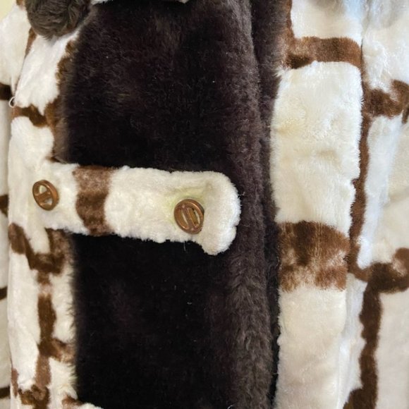 Vintage Faux Fur Coat - Picture 4 of 13